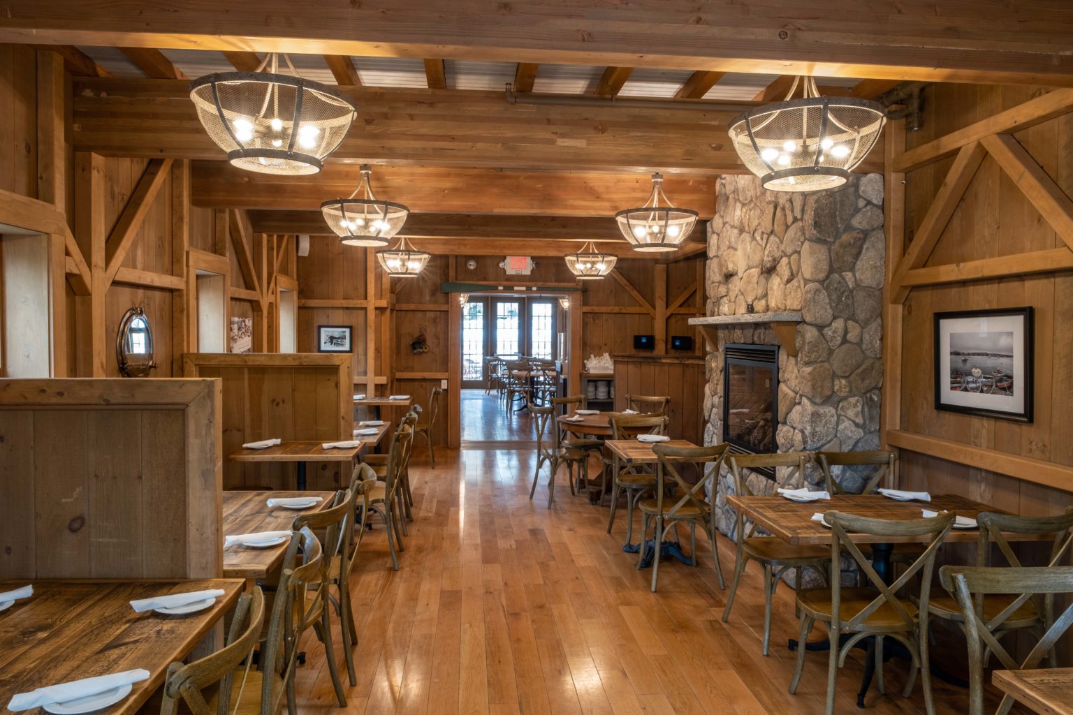 Seafood Restaurant & Full Bar Indoor & Outdoor Dining Ogunquit Maine » The Maine Catch